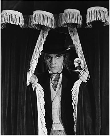 Boris Karloff, mint Dr. Nieman a house of Frankenstein bámult át függöny 8 x 10 Inch-Fotó